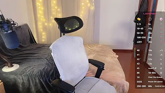 liliwang03 online show from January 19, 2026, 1:26 pm