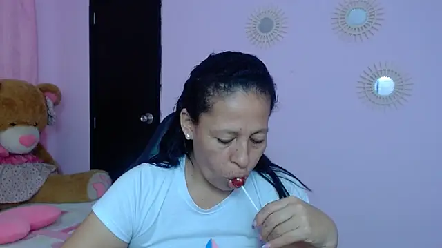 Snapshot of mature_martina chatting on February 1, 2025, 2:05 am mature martina online show from February 1, 2025, 2:05 am