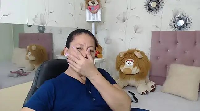 Snapshot of mature_martina chatting on February 11, 2025, 6:44 pm mature martina online show from February 11, 2025, 6:44 pm