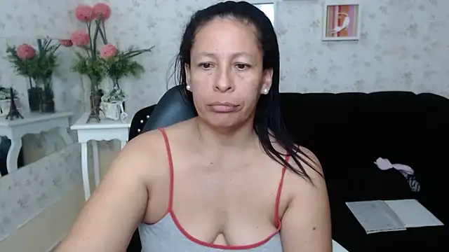 Snapshot of mature_martina chatting on February 15, 2025, 8:44 am mature martina online show from February 15, 2025, 8:44 am