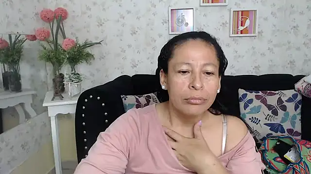 Snapshot of mature_martina chatting on March 13, 2025, 3:39 pm mature martina online show from March 13, 2025, 3:39 pm