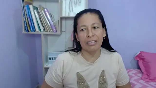 Snapshot of mature_martina chatting on October 30, 2025, 10:10 pm mature martina online show from October 30, 2025, 10:10 pm