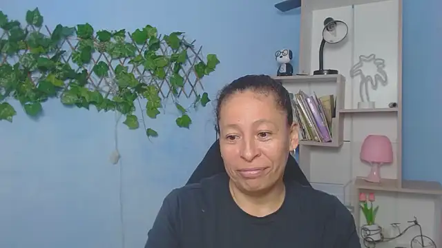 mature martina online show from December 5, 2025, 7:10 pm