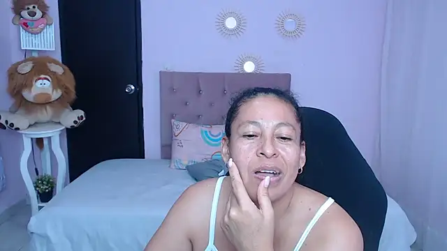 mature martina online show from March 3, 2026, 7:58 am