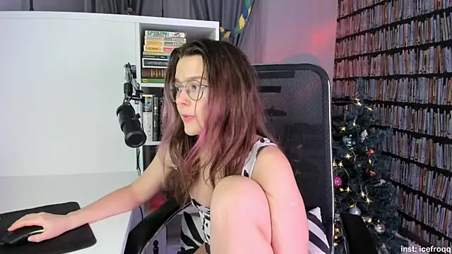 icefroqq online show from January 17, 2025, 8:44 pm