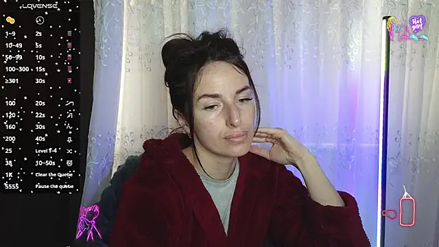 xx adrihanna xx online show from May 10, 2026, 6:40 am