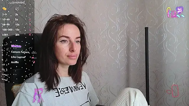 xx adrihanna xx online show from May 25, 2026, 5:35 am