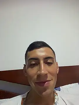 Snapshot of vpn1000 chatting on December 2, 2025, 8:04 pm vpn1000 online show from December 2, 2025, 8:04 pm