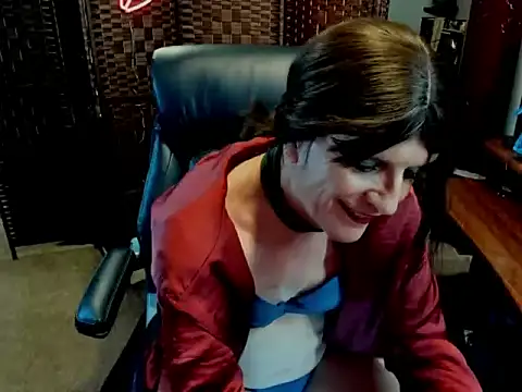 CharlotteAshton online show from July 3, 2026, 1:45 am