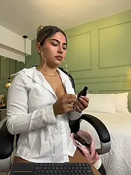 kataliina   online show from May 8, 2026, 11:59 am