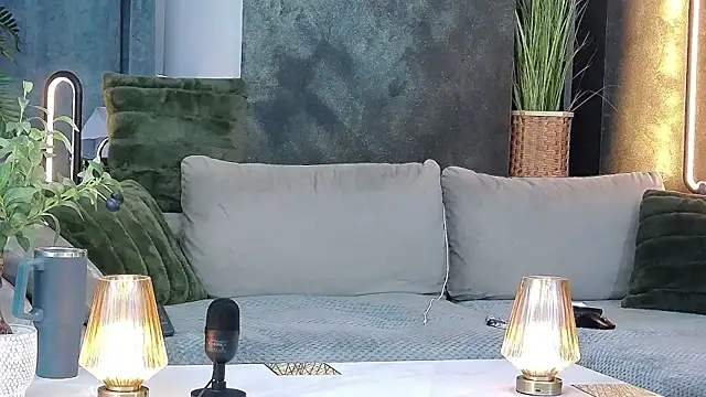 masterkingofmusclee online show from April 1, 2026, 9:23 pm