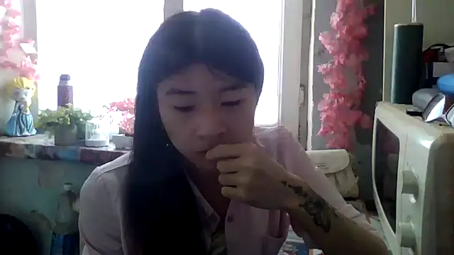 CarlyJoy online show from April 9, 2026, 9:15 am