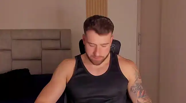 Snapshot of paul_rogerr chatting on December 13, 2024, 12:31 am paul rogerr online show from December 13, 2024, 12:31 am