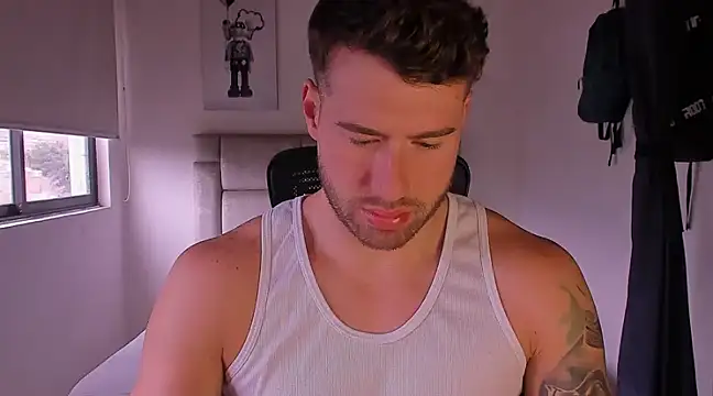 Snapshot of paul_rogerr chatting on February 13, 2025, 4:50 pm paul rogerr online show from February 13, 2025, 4:50 pm