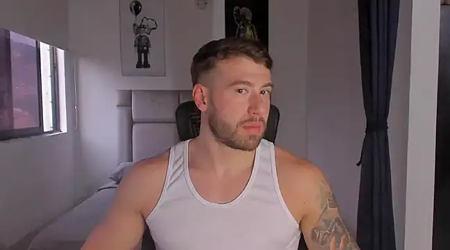 Snapshot of paul_rogerr chatting on February 24, 2025, 10:03 pm paul rogerr online show from February 24, 2025, 10:03 pm