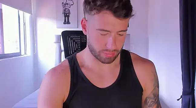 Snapshot of paul_rogerr chatting on March 8, 2025, 5:22 pm paul rogerr online show from March 8, 2025, 5:22 pm