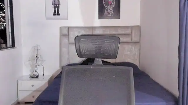 Snapshot of paul_rogerr chatting on November 6, 2025, 12:00 am paul rogerr online show from November 6, 2025, 12:00 am