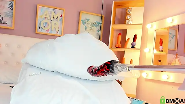 Snapshot of julyanna_ chatting on October 8, 2025, 8:39 pm julyanna online show from October 8, 2025, 8:39 pm