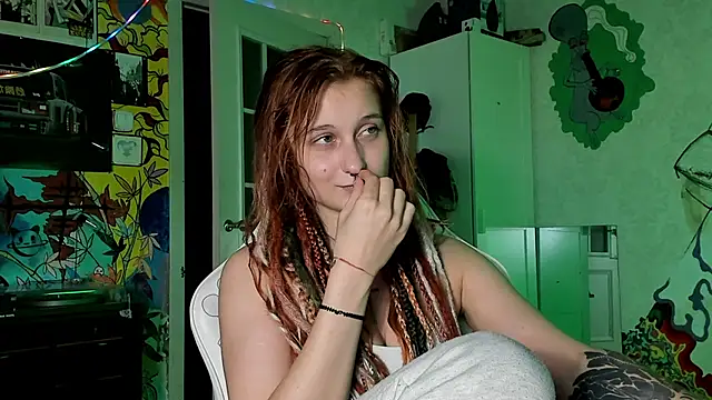 Snapshot of Sunny_Mouse_ chatting on October 7, 2025, 5:10 pm Sunny Mouse online show from October 7, 2025, 5:10 pm