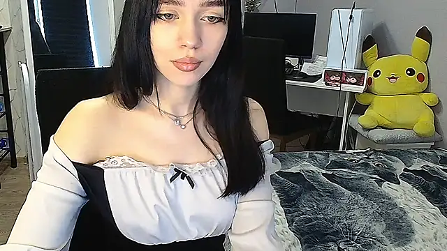 KathrineBerry online show from March 5, 2025, 7:05 am