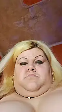 ducicsajsziii online show from February 19, 2025, 12:22 pm