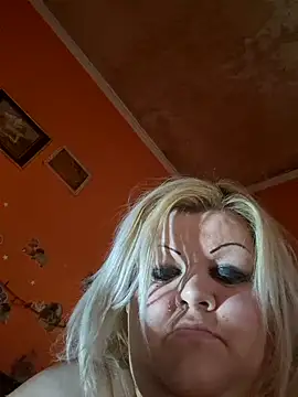 ducicsajsziii online show from November 12, 2025, 2:06 pm