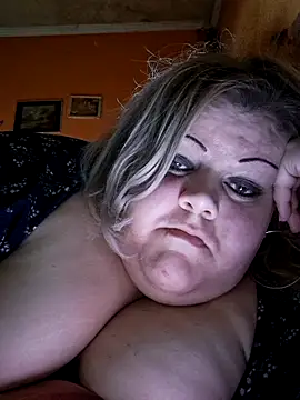 ducicsajsziii online show from March 11, 2026, 9:43 pm