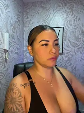 sexyyykloee online show from February 26, 2026, 6:01 am