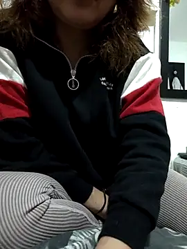 Snapshot of sweetcolibri chatting on February 17, 2025, 9:52 pm sweetcolibri online show from February 17, 2025, 9:52 pm