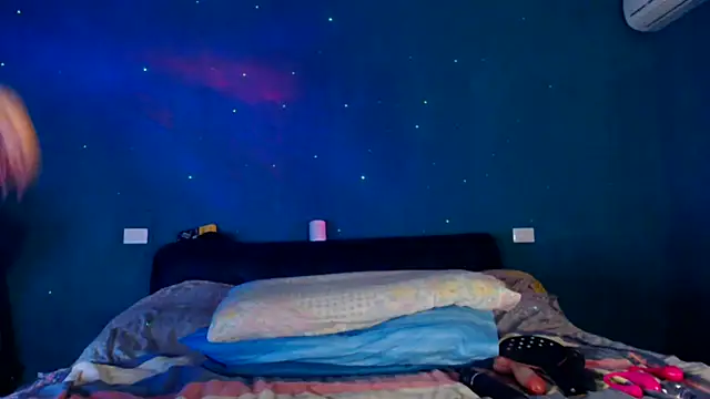 Karendolly  8 online show from March 2, 2026, 6:04 pm