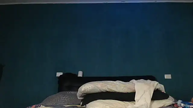 Karendolly  8 online show from May 24, 2026, 8:03 pm