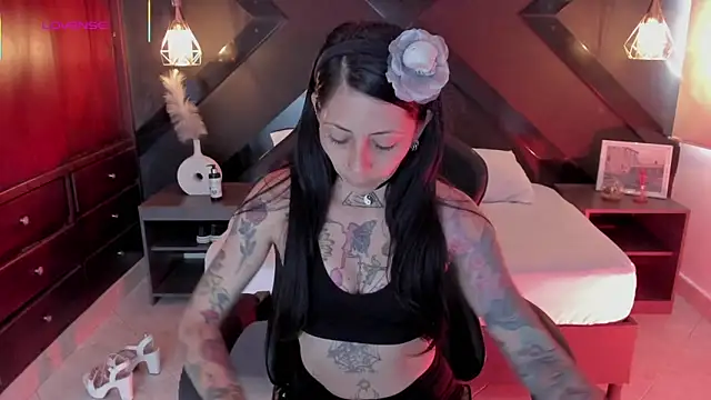 Snapshot of dark_gotica chatting on October 1, 2025, 7:09 pm dark gotica online show from October 1, 2025, 7:09 pm