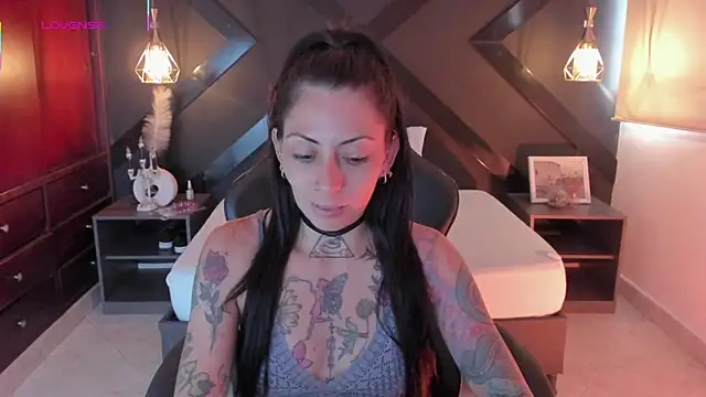 Snapshot of dark_gotica chatting on October 9, 2025, 7:12 pm dark gotica online show from October 9, 2025, 7:12 pm