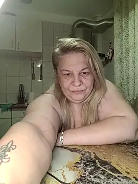 AriannaMilf online show from April 1, 2026, 8:06 pm