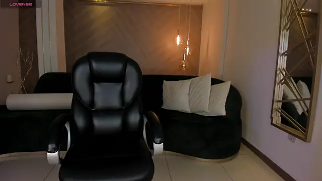 Snapshot of AlessiaCorleone_ chatting on October 23, 2025, 7:23 pm AlessiaCorleone online show from October 23, 2025, 7:23 pm