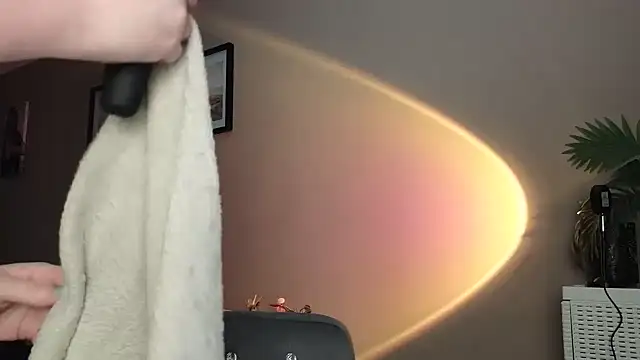 Snapshot of alexababy chatting on December 17, 2025, 9:26 am alexababy online show from December 17, 2025, 9:26 am