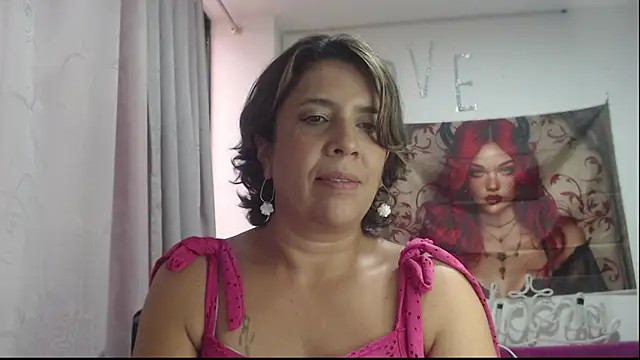 Snapshot of Victoria_meester chatting on November 12, 2025, 8:19 pm Victoria meester online show from November 12, 2025, 8:19 pm