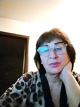 AlbinaXPretty online show from October 21, 2025, 5:46 pm