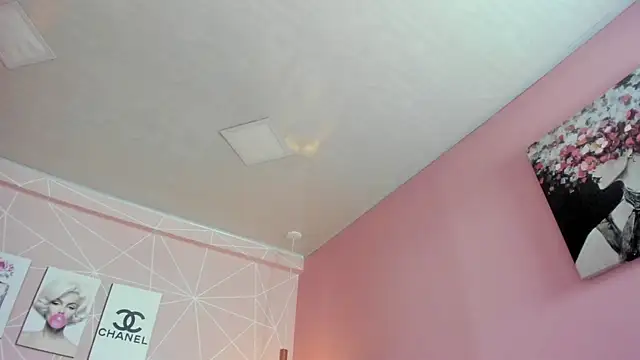 dolly zoe online show from October 27, 2025, 4:05 am