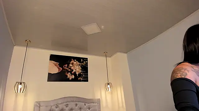 ayshel   online show from March 19, 2025, 4:03 am