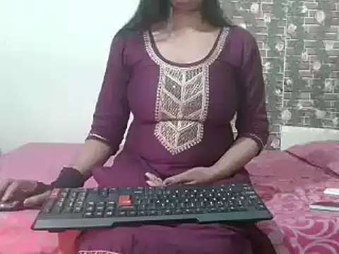Snapshot of nikitahot3 chatting on February 6, 2025, 8:18 am nikitahot3 online show from February 6, 2025, 8:18 am