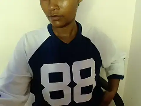 Snapshot of savage_laura chatting on February 18, 2025, 6:04 pm savage laura online show from February 18, 2025, 6:04 pm