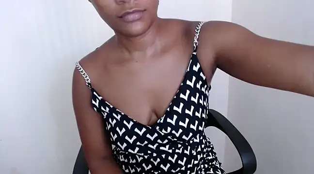 Snapshot of savage_laura chatting on February 20, 2025, 2:57 pm savage laura online show from February 20, 2025, 2:57 pm