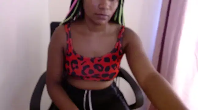 Snapshot of savage_laura chatting on February 23, 2025, 5:34 am savage laura online show from February 23, 2025, 5:34 am