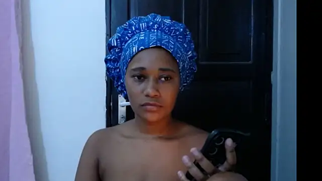 Snapshot of savage_laura chatting on March 21, 2025, 11:12 pm savage laura online show from March 21, 2025, 11:12 pm