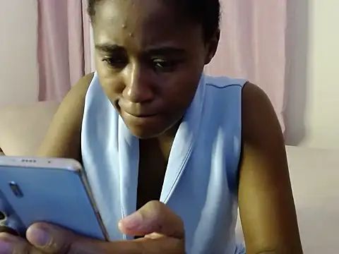 Snapshot of savage_laura chatting on November 17, 2025, 11:38 am savage laura online show from November 17, 2025, 11:38 am