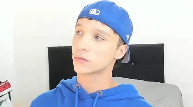 angelcortes online show from January 12, 2025, 6:38 pm