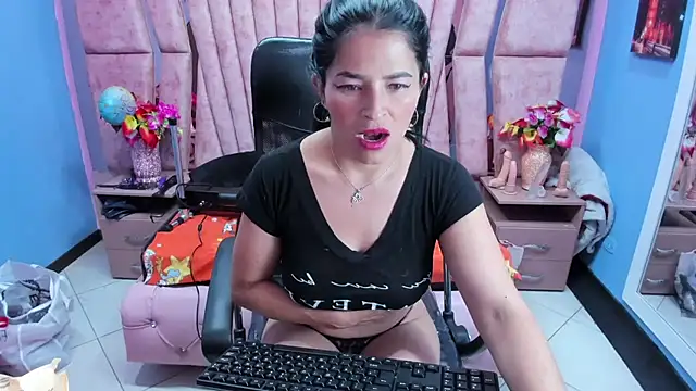 Snapshot of HornySkinny26 chatting on October 20, 2025, 5:41 am HornySkinny26 online show from October 20, 2025, 5:41 am