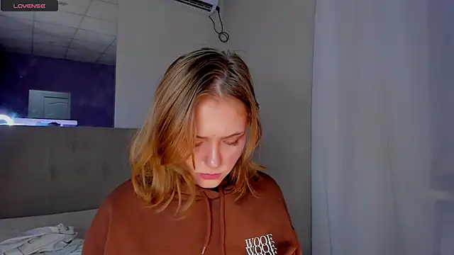 DellaRowe online show from September 25, 2025, 12:31 pm