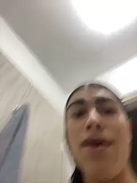 valendoll online show from March 9, 2025, 11:56 pm